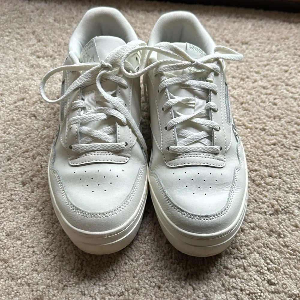 Women size 8 1/2. Off white. Reebok classic. Worn a few times. - Picture 2 of 9